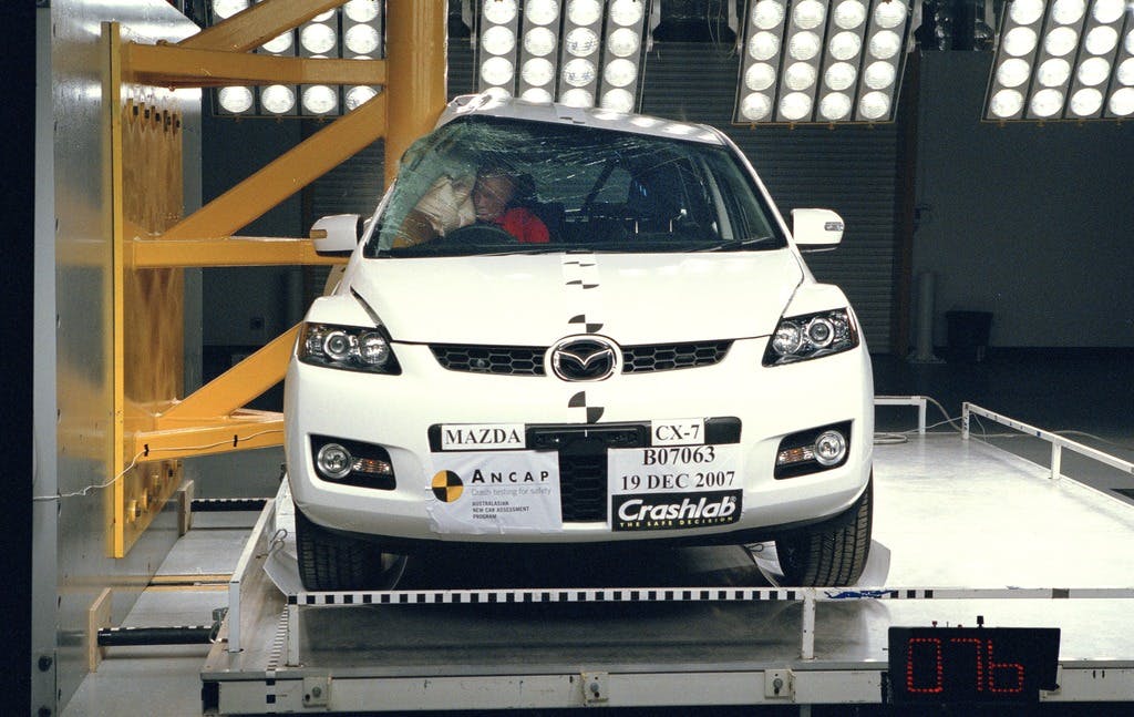 Mazda CX-7 (2006 – onward) pole test at 29km/h