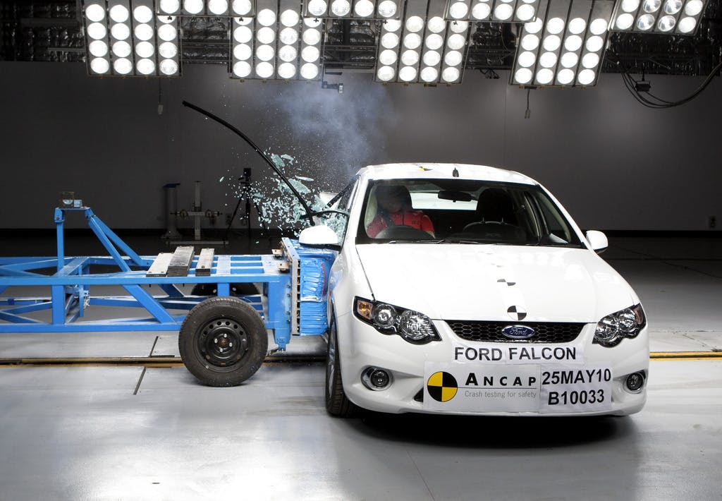 Ford Falcon FG Ute (December 2008-2011) side impact test at 50km/h